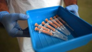 O ΠΟΥ χαρακτηρίζει «παρωδία» το γεγονός ότι ορισμένες χώρες δεν έχουν ξεκινήσει εμβολιασμούς