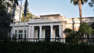 Το σχέδιο για σταδιακή άρση των μέτρων στις 4 Μαϊου που εξετάζει η κυβέρνηση