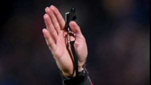 Απίστευτη συμπεριφορά ποδοσφαιριστή στη Βραζιλία – Κλώτσησε διαιτητή στο κεφάλι και τον άφησε αναίσθητο!(pic+vid)