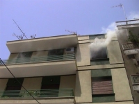 Δύο ελαφρά τραυματίες από πυρκαγιά σε διαμέρισμα στην Πετρούπολη