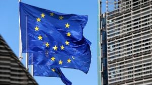 Αντίκτυποι των δασμών του Τραμπ: Η αντίδραση της Κομισιόν και οι επισημάνσεις για τη ρύθμιση της ψηφιακής οικονομίας