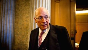 Ντικ Τσέινι: Ο αμφιλεγόμενος αρχιτέκτονας της αμερικανικής εξωτερικής πολιτικής και της εισβολής στο Ιράκ