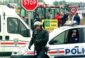 Βρετανία: Φυλάκιση για όσους νοικιάζουν καταλύματα σε μετανάστες