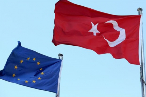 ΕΕ για Τουρκία: Αναφορά σε Αιγαίο - Α. Μεσόγειο και Ελληνες στρατιωτικούς
