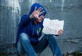 ΗΠΑ: Πάνω από 100.000 θάνατοι από υπερβολική δόση ναρκωτικών – Η πανδημία αύξησε τους χρήστες