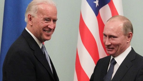 Μπάιντεν: «Έτοιμος να μιλήσω με τον Πούτιν αν ψάχνει τρόπο να τελειώσει τον πόλεμο»