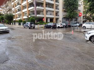 Άνοιξαν οι ουρανοί στην Θεσσαλονίκη – Ποτάμια οι δρόμοι (pics &amp; vid)