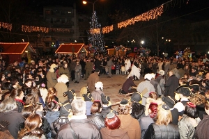 Οι “Μωμόγεροι” του Αγίου Μάρκου έδωσαν παράσταση χαράς στην πλατεία Ειρήνης στο Κιλκίς