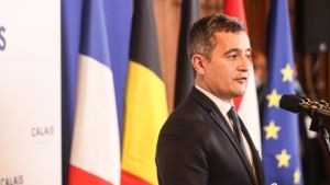Το Παρίσι καλεί το Λονδίνο να ανοίξει “νόμιμη οδό μετανάστευσης”