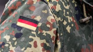 Πλειοψηφία Γερμανών υποστηρίζει την υποχρεωτική στρατιωτική θητεία, σύμφωνα με νέα έρευνα