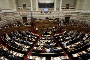 Βουλή-Προαπαιτούμενα: - Σφοδρές αντιδράσεις για «κόκκινα» δάνεια από την αντιπολίτευση (live)