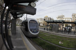 Σύγκρουση λεωφορείου με τραμ στο Νέο Κόσμο