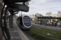Σύγκρουση λεωφορείου με τραμ στο Νέο Κόσμο