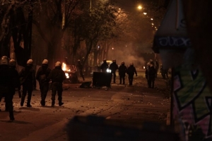Ενταση γύρω από το Πολυτεχνείο - Κλειστή η Πατησίων