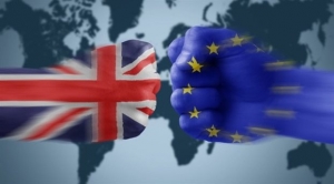 Κάλπη Brexit: Δημοσκόπηση δείχνει επτά μονάδες μπροστά το «μένουμε»