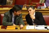 Πληρώνετε με κάρτες για να μειωθούν οι φόροι