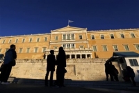 Άγνωστος πέταξε μολότοφ στο μνημείο του Αγνώστου Στρατιώτη