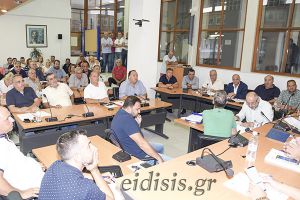 Επικεφαλής τριών παρατάξεων και δημοτικοί σύμβουλοι κατά του Παύλου Θωμαΐδη