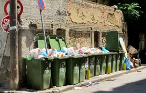 Πολίτες αιχμάλωτοι σκουπιδιών με φόντο την κόντρα κυβέρνησης-ΠΟΕ ΟΤΑ
