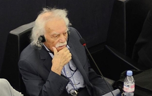 Γλέζος: Διαφορά πολιτικού ήθους Τσίπρα-Σαμαρά