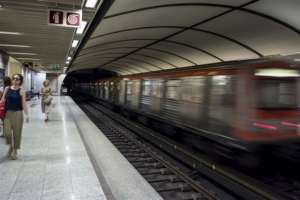 Νεκρός ανασύρθηκε ο άντρας από τις γραμμές του μετρό στο σταθμό της Πανεπιστημίου