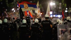 Μαζικές διαδηλώσεις στη Σερβία: 140.000 πολίτες ζητούν πρόωρες εκλογές