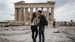 Γερμανικός Τύπος: Ελλάδα και Κύπρος «σώζουν» το καλοκαίρι των Ευρωπαίων