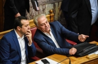 Υπόγειος πόλεμος στο Μαξίμου