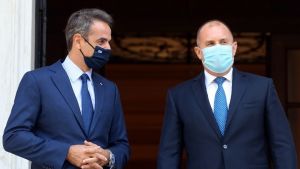 Ο πρωθυπουργός ενημέρωσε τον Πρόεδρο της Βουλγαρίας για τις προκλητικές ενέργειες της Τουρκίας στην Αν. Μεσόγειο και την Κύπρο