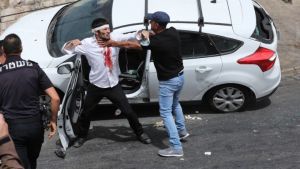 Ιερουσαλήμ: Νέα βίαια επεισόδια μεταξύ Παλαιστινίων και Ισραηλινών αστυνομικών – Περισσότεροι από 300 τραυματίες