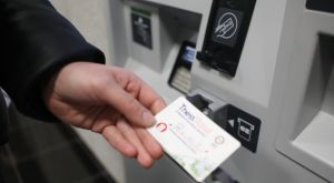 Μετρό Θεσσαλονίκης: Ξεκίνησε η λειτουργία των νέων μηχανημάτων – Πληρωμές με κάρτα