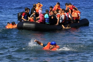 Φαρμακονήσι: Ανατροπή λέμβου με 100 μετανάστες - 3 νεκροί