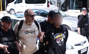 Θεσσαλονίκη: Δεν θυμάμαι τίποτα, είχα πάρει ναρκωτικά», είπε ο 30χρονος πατροκτόνος – Τον σκότωσε με κατσαβίδι