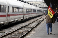 Γαλλία: Μαζικές απεργιακές κινητοποιήσεις άρχισαν οι σιδηροδρομικοί