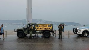 Στη δυτική ακτή του Μεξικού ο τυφώνας Ότις πλησιάζει απειλητικά την Ακαπούλκο