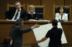 Δίκη Χ.Α. - Τσολακίδης: Ο αστυνομικός που «παρέλυσε» χωρίς να φοβηθεί