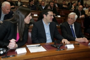 Σύσσωμη η πολιτειακή ηγεσία στην πρεμιέρα της επιτροπής για το χρέος