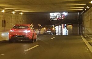 Εύοσμος: Προβλήματα στον Περιφερειακό – Πλημμύρισαν τούνελ και εγκλωβίστηκαν αμάξια