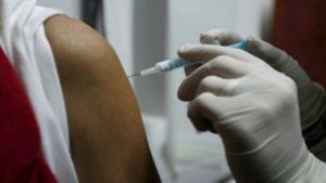 Ολυμπιακοί 2021: Εταιρείες εγκαινιάζουν εμβολιαστικά κέντρα μέσα στους χώρους τους
