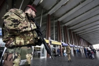 Συνελήφθησαν δύο Σύροι με πλαστά διαβατήρια σε αεροδρόμο της Ιταλίας