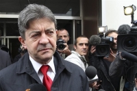 Μελανσόν: Φρικτό λάθος η ψήφος στη Λε Πεν