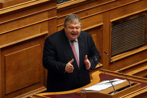 «Τριγμοί» στην ΔΗΣΥ για την αναδοχή από ομόφυλα ζευγάρια