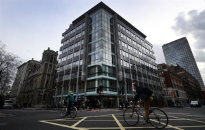 Ενταλμα έρευνας στα γραφεία της Cambridge Analytica