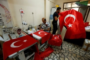 Τουρκία: Χρυσές δουλειές με τις σημαίες μετά το αποτυχημένο πραξικόπημα
