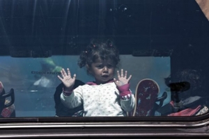 Πειραιάς: Περίπου 631 πρόσφυγες έφυγαν με λεωφορεία από το λιμάνι