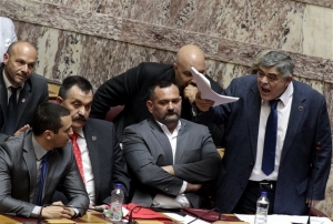 «Φακέλωναν» τα μέλη τους αλλά και στελέχη της ΝΔ