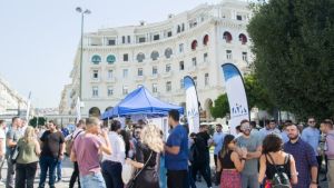 Θεσσαλονίκη: Βόλτα στην πλατεία Αριστοτέλους έκανε ο πρωθυπουργός