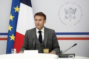 Μακρόν: Στέλνει ανθρωπιστική βοήθεια στη Γάζα