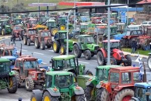 Συνεχίζονται οι κινητοποιήσεις αγροτών - κτηνοτρόφων σε όλη την Ελλάδα