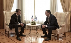 Στρογγυλή τράπεζα με επιχειρηματίες: Εκκληση για επενδύσεις από Τσίπρα-Μακρόν